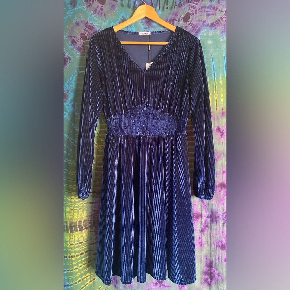 Zeagoo -Elegant Blue Velvet Dress. Size- Women’s Medium.